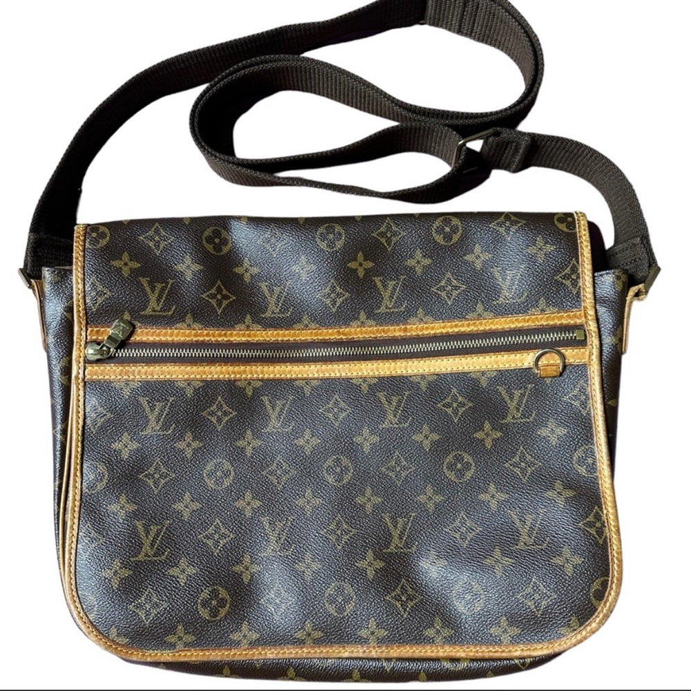 Louis vuitton Boshphore GM. An authentic LV crossbody. Bigger than I need.